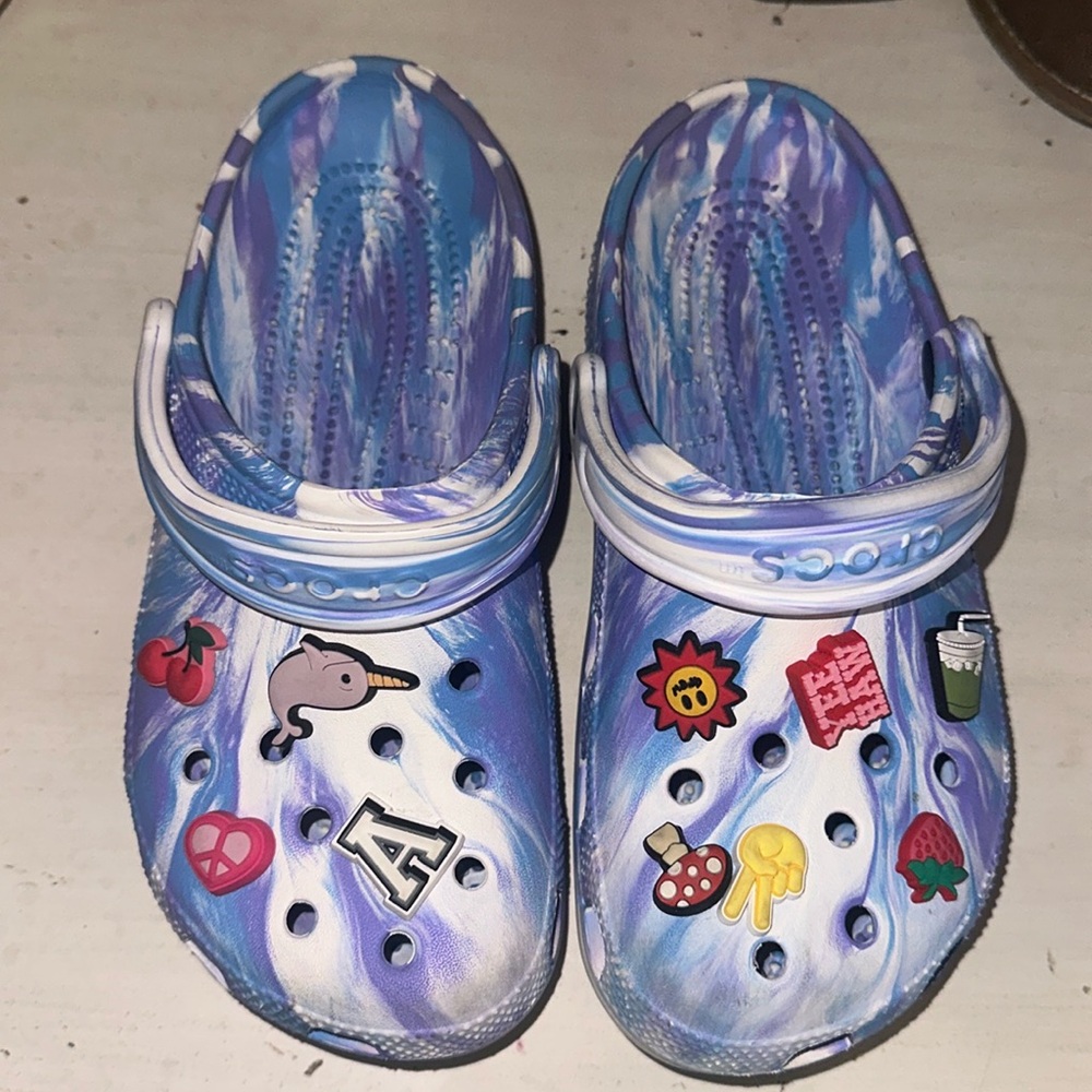 Crocs women’s size 7 (worn like 5 times)